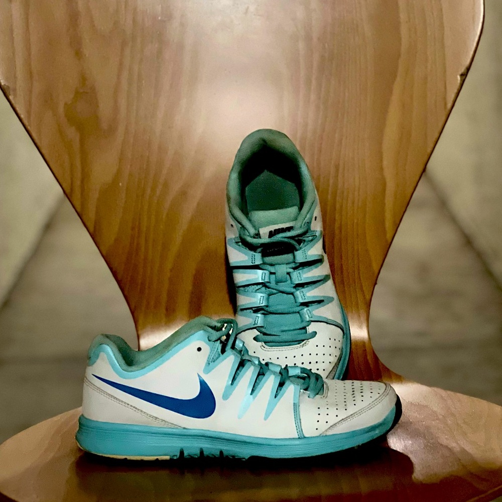Womens white and blue Nike Vapor court sneakers